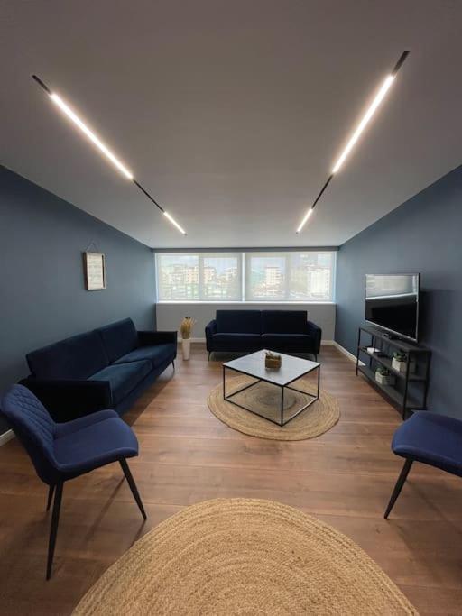 Апартаменты Voyage Penthouse Тирана Экстерьер фото