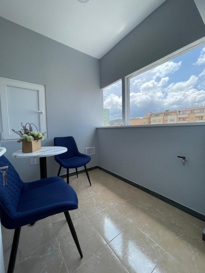 Апартаменты Voyage Penthouse Тирана Экстерьер фото
